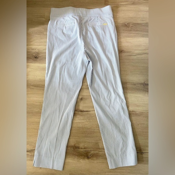 4/$25 Anne Klein Ankle Pants Size 6 Slit Ankle Elastic Waist Striped - Picture 2 of 4